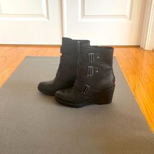 Sorel all leather waterproof and insulated wedge boot